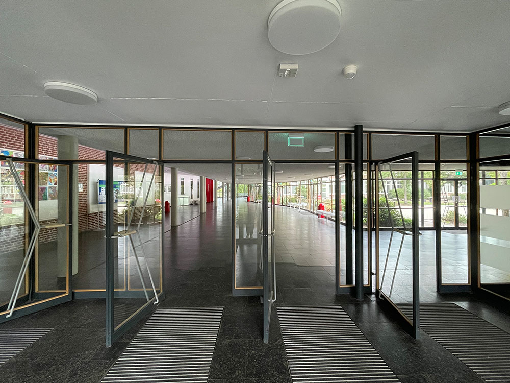 Blick in den Eingang meiner alten Schule - Gymnasium Hammonense in Hamm